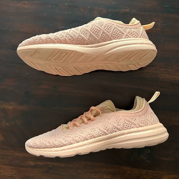 APL Techloom Phantom Sneakers in Faded Peach Size 9.5 $185 - Picture 9 of 11